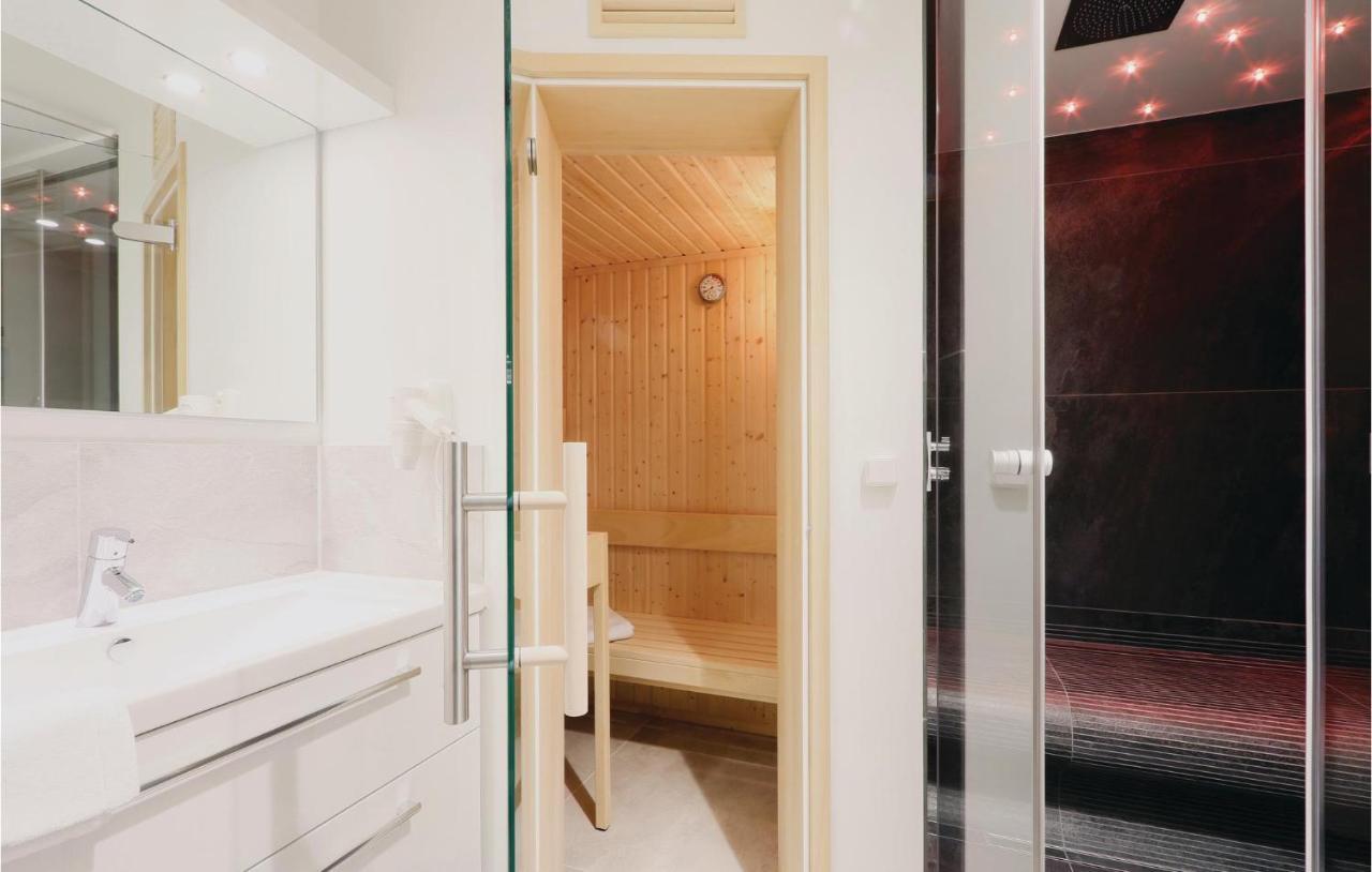 Cozy Apartment In Luebeck Travemuende With Sauna Exteriér fotografie